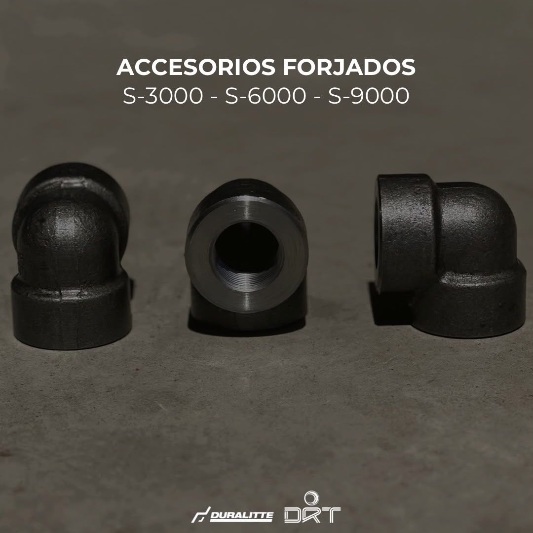 Tres codos forjados negros sobre fondo gris con el texto "Accesorios forjados S-3000 S-6000 S-9000".